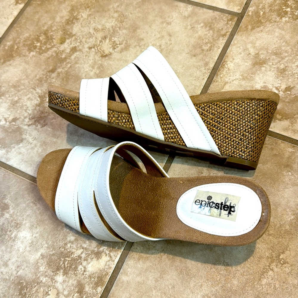 Wedged sandals